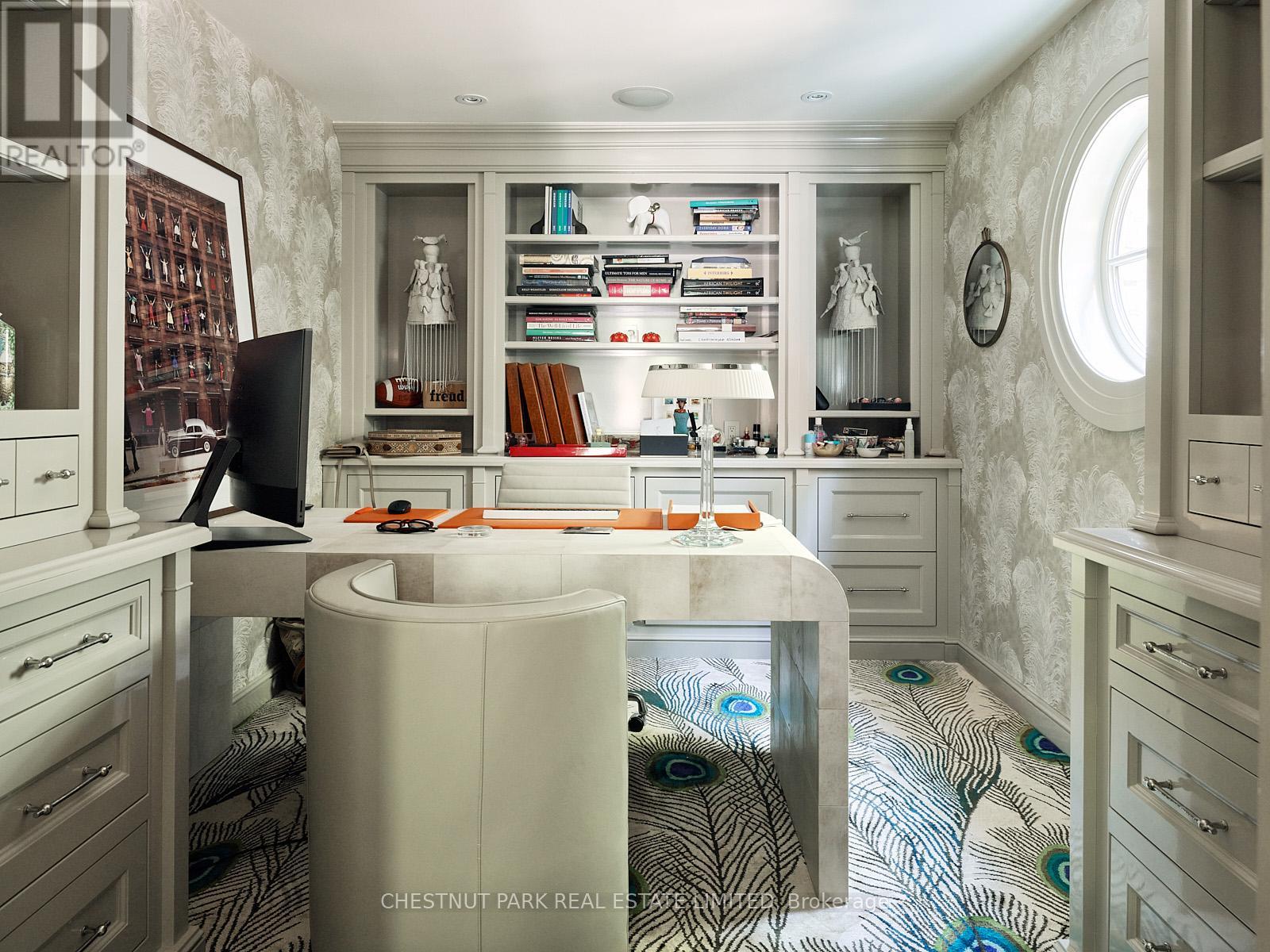 10 Shorncliffe Avenue, Toronto, Ontario  M4V 1T1 - Photo 11 - C12502300