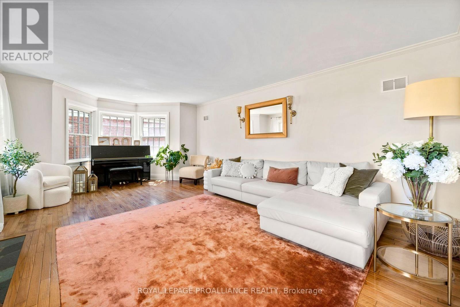 190 Macdonald Avenue, Belleville, Ontario K8N 3Y3 - Photo 6 - X12507122