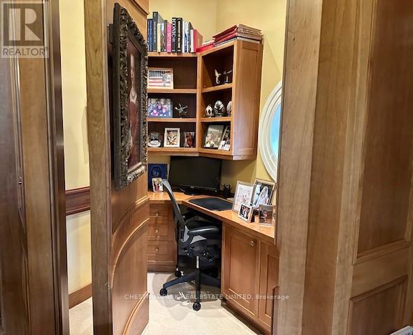 10 Shorncliffe Avenue, Toronto, Ontario  M4V 1T1 - Photo 7 - C12502300