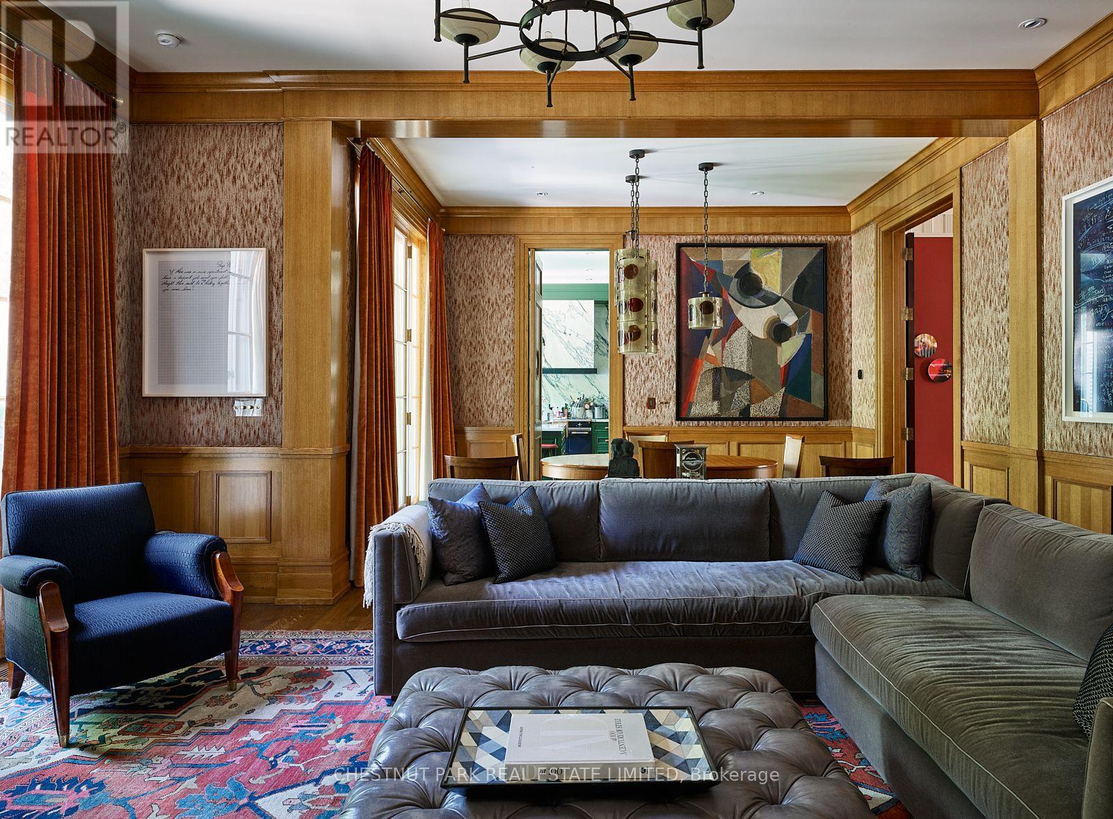 10 Shorncliffe Avenue, Toronto, Ontario  M4V 1T1 - Photo 9 - C12502300