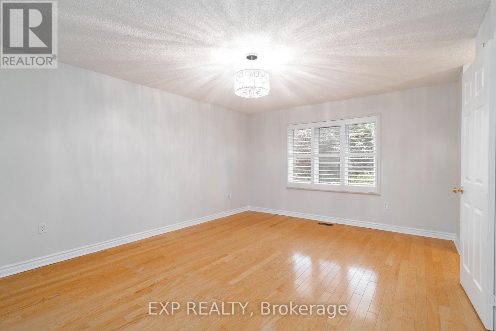 35 Dennis Drive, King, Ontario  L0G 1K0 - Photo 19 - N12506356