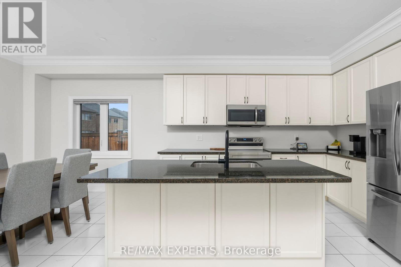 1430 Farrow Crescent, Innisfil (Alcona), Ontario  L9S 0L6 - Photo 7 - N12506570