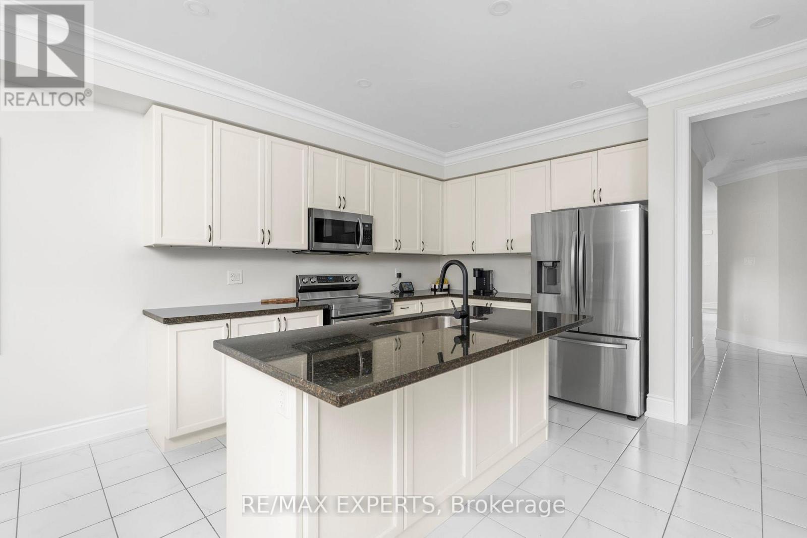 1430 Farrow Crescent, Innisfil (Alcona), Ontario  L9S 0L6 - Photo 8 - N12506570