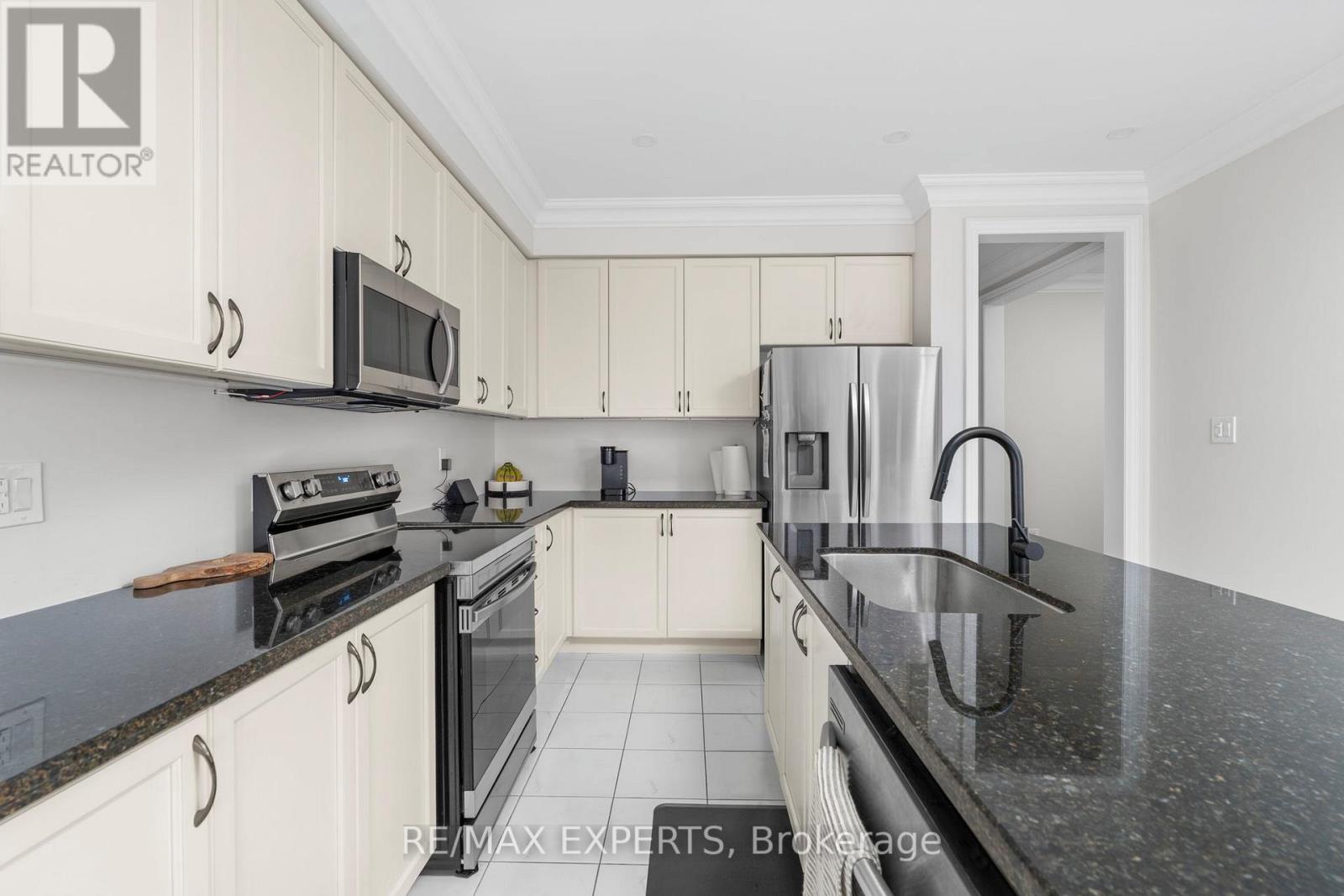 1430 Farrow Crescent, Innisfil (Alcona), Ontario  L9S 0L6 - Photo 11 - N12506570