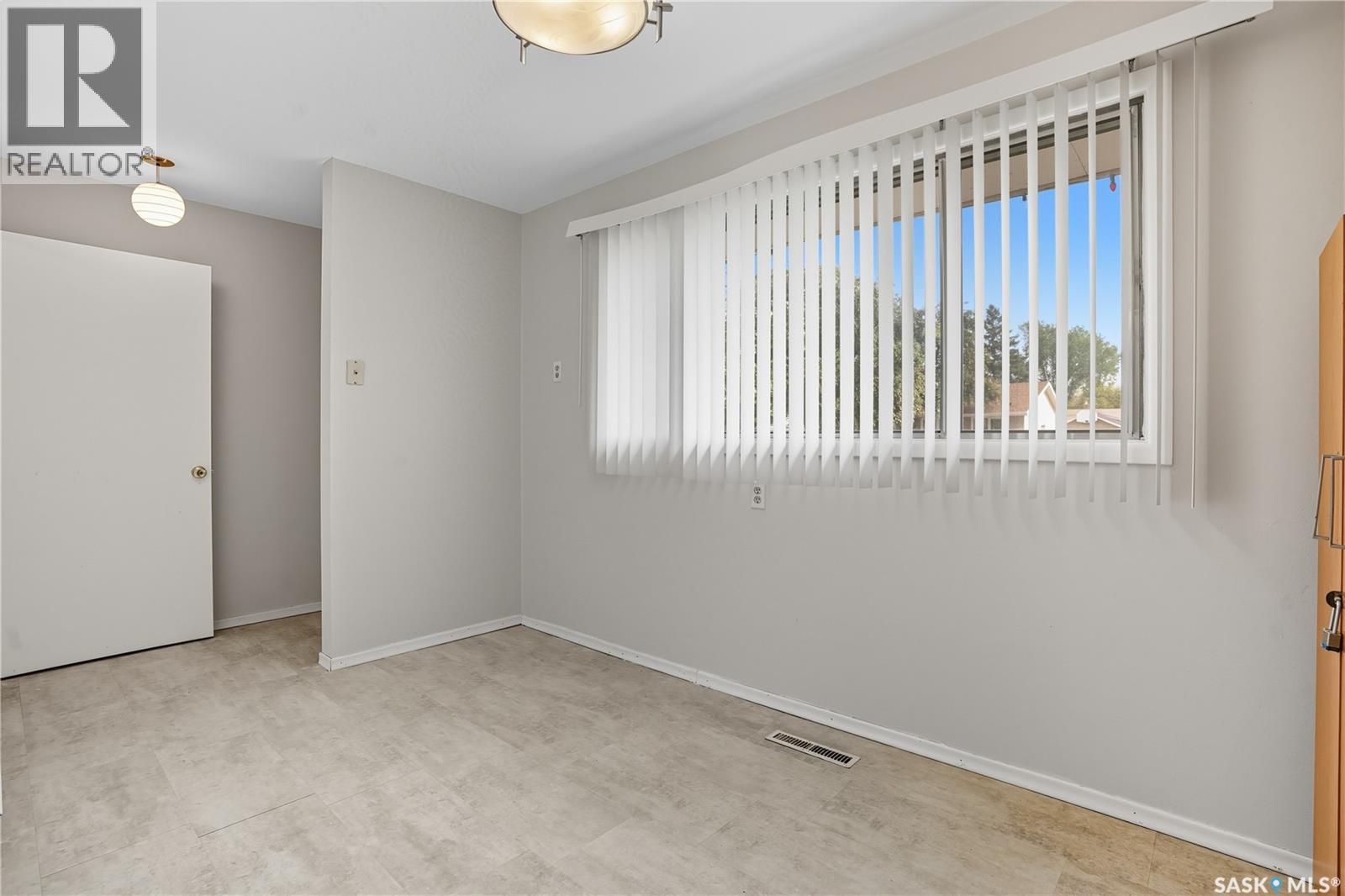 56 Franklin Street, Regina, Saskatchewan  S4R 4E6 - Photo 11 - SK022350