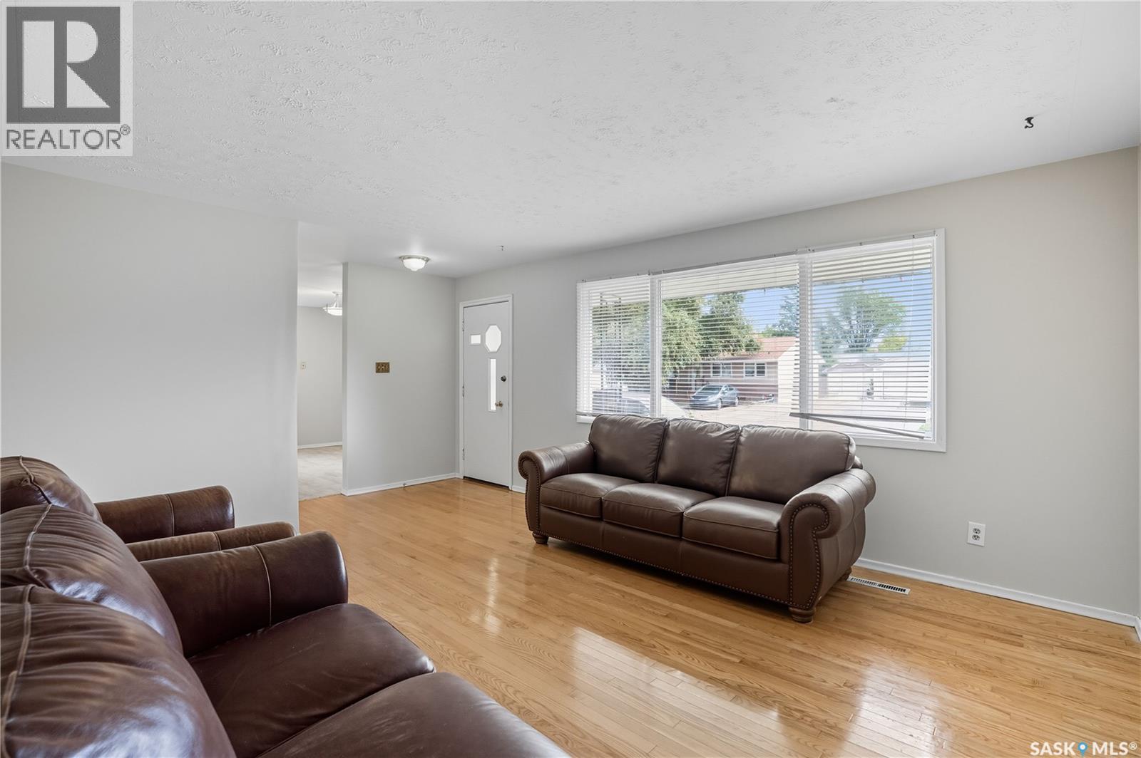 56 Franklin Street, Regina, Saskatchewan  S4R 4E6 - Photo 4 - SK022350