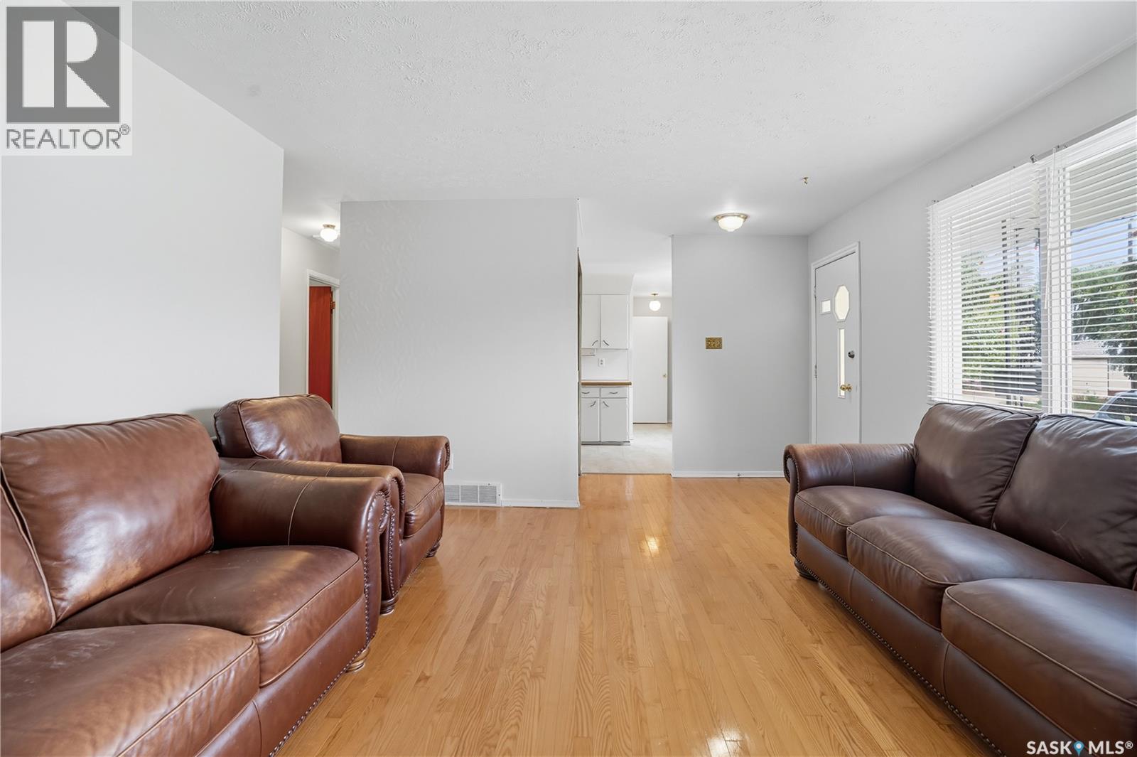 56 Franklin Street, Regina, Saskatchewan  S4R 4E6 - Photo 5 - SK022350