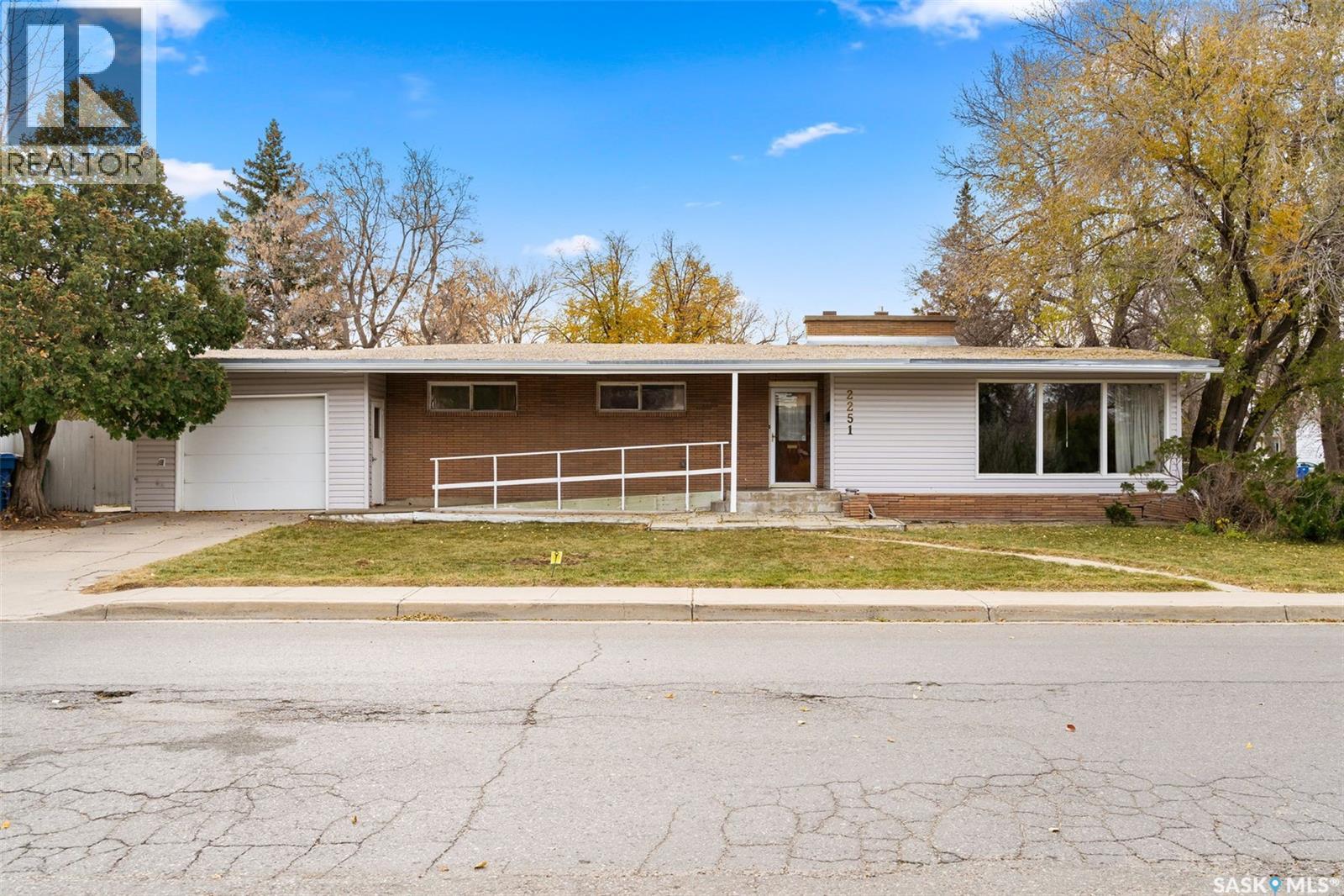 2251 Jubilee AVENUE, regina, Saskatchewan