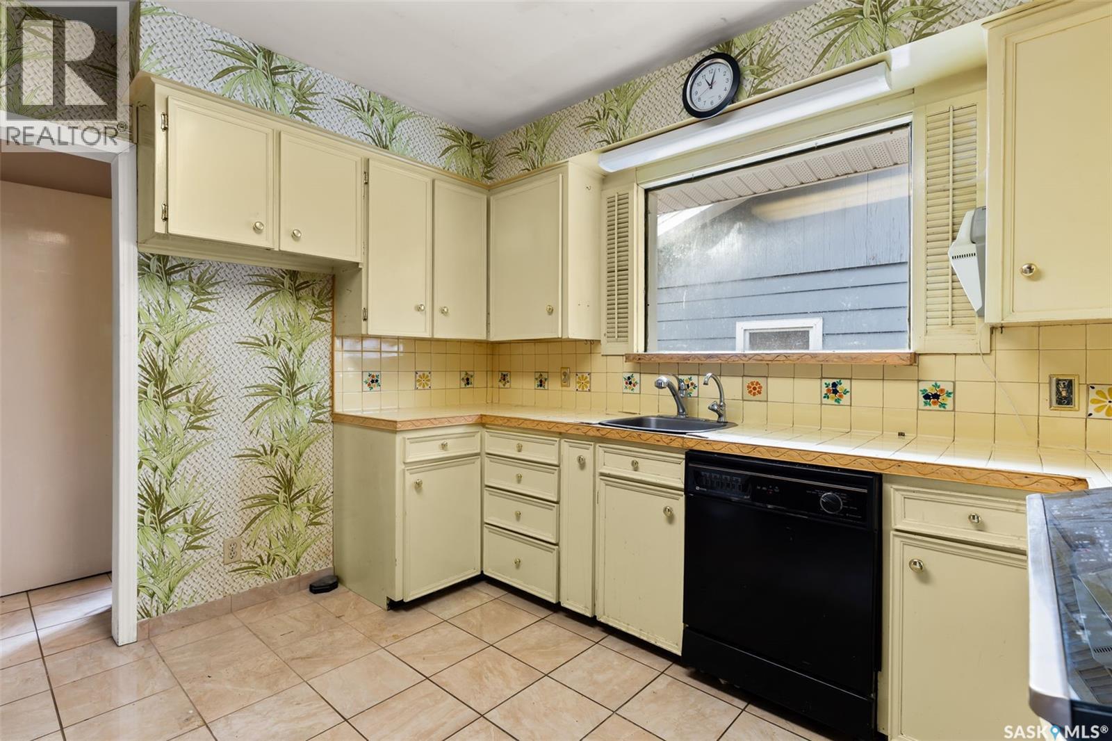 2251 Jubilee Avenue, Regina, Saskatchewan  S4S 3V3 - Photo 11 - SK022333