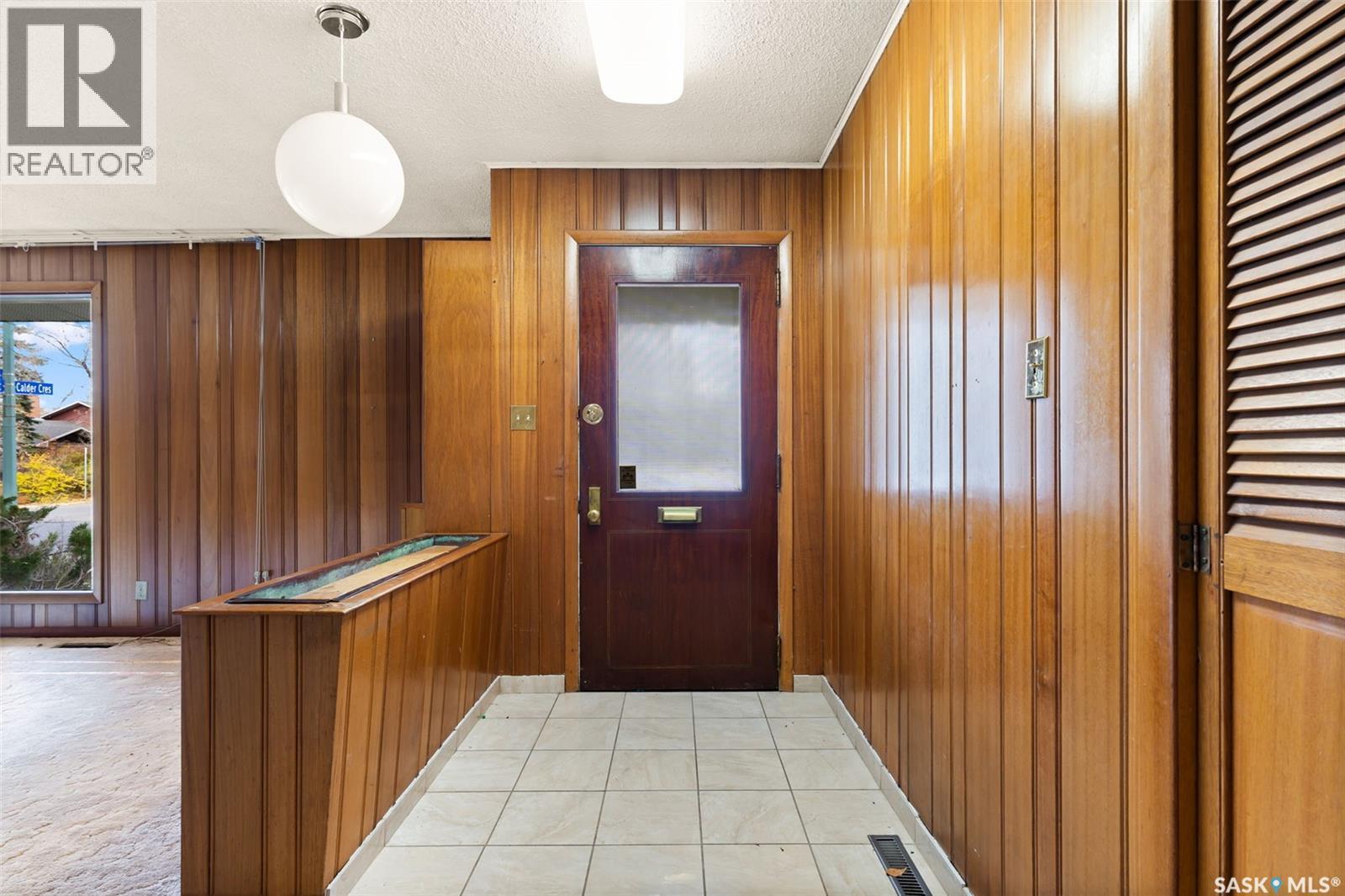 2251 Jubilee Avenue, Regina, Saskatchewan  S4S 3V3 - Photo 3 - SK022333