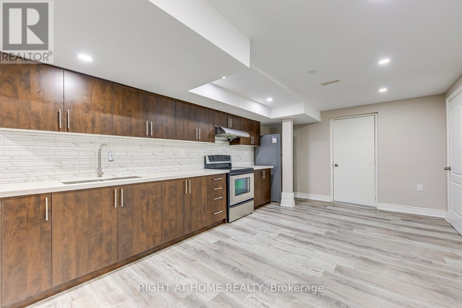 Bsmt - 99 Masters Green Crescent, Brampton (Snelgrove), Ontario  L7A 3K3 - Photo 11 - W12296924