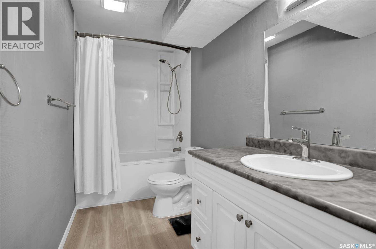 1631 Glendale Street, Moose Jaw, Saskatchewan  S6K 1A9 - Photo 32 - SK022203