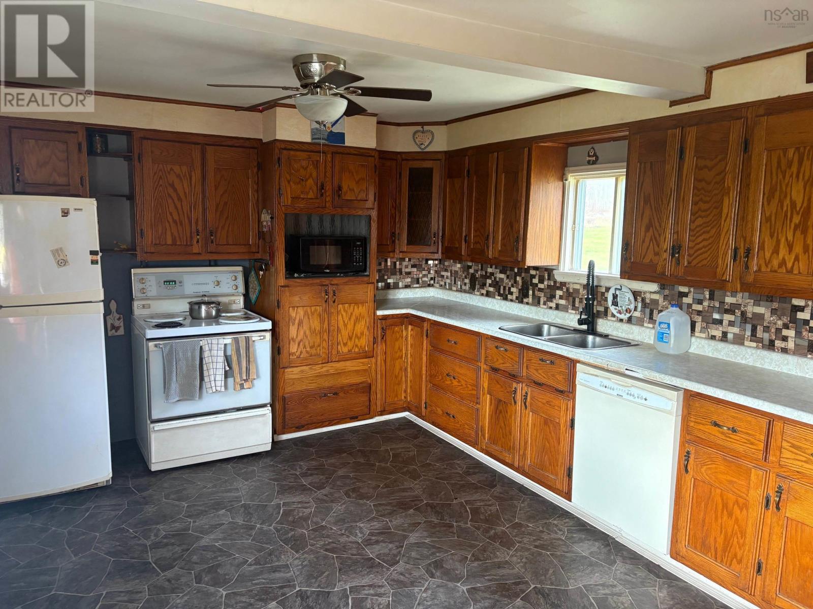 3741 Highway 289, Halfway Brook, Nova Scotia  B0N 1C0 - Photo 2 - 202527211