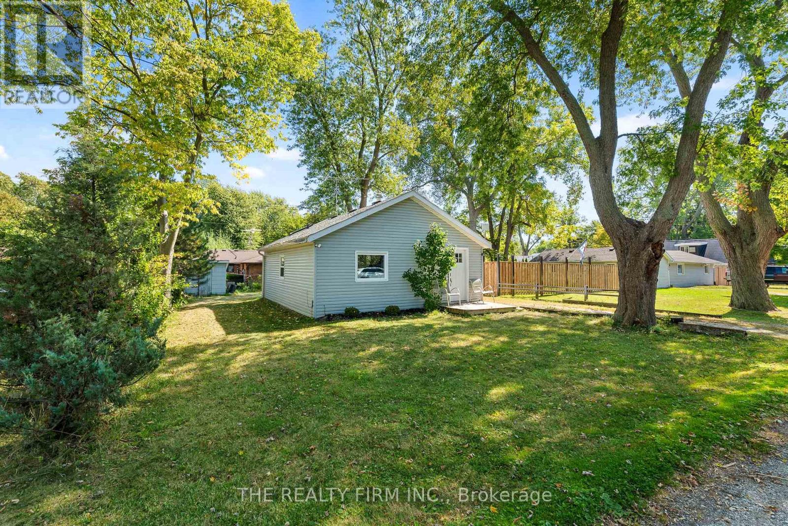 144 Lincoln Court, Essex, Ontario  N0R 1G0 - Photo 7 - X12506968