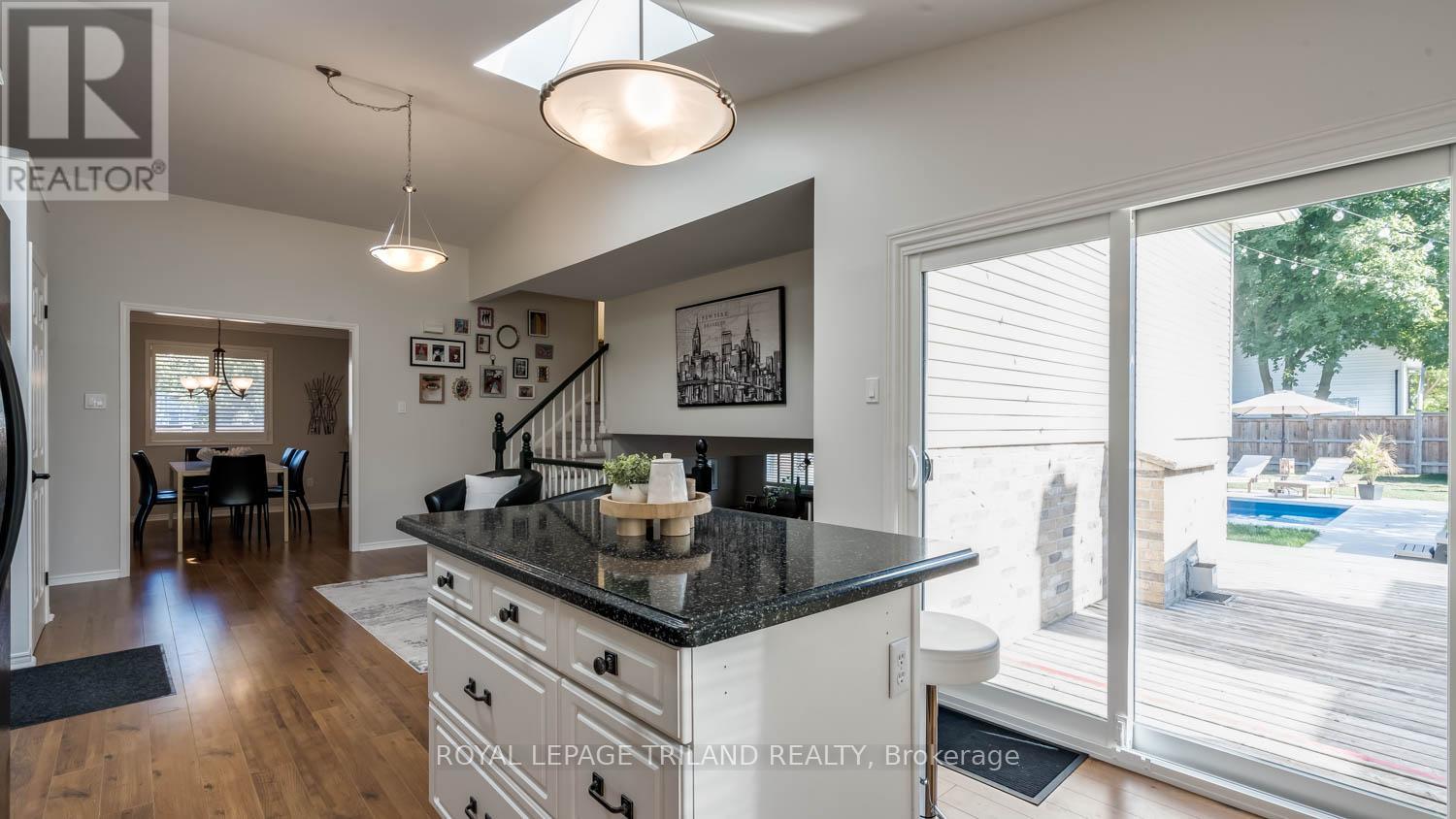 189 Andover Drive, London South, Ontario  N6J 4T8 - Photo 11 - X12507104