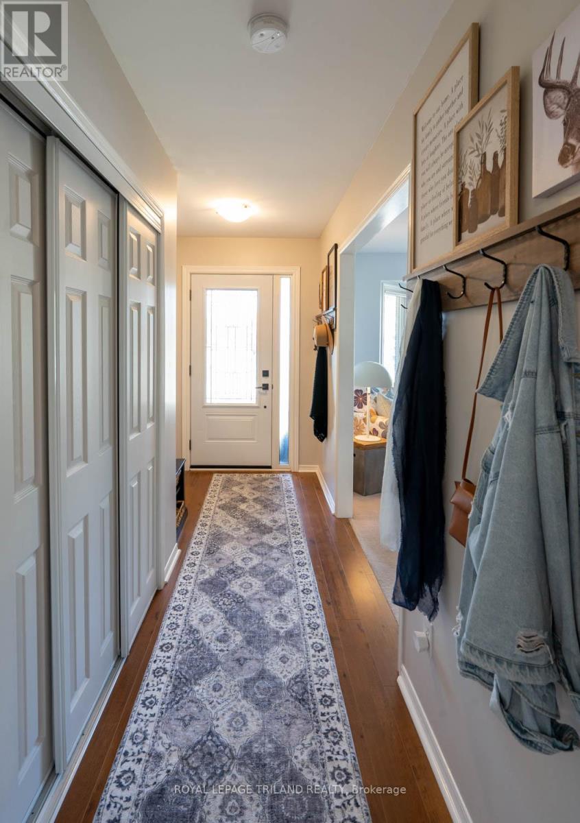 189 Andover Drive, London South, Ontario  N6J 4T8 - Photo 3 - X12507104