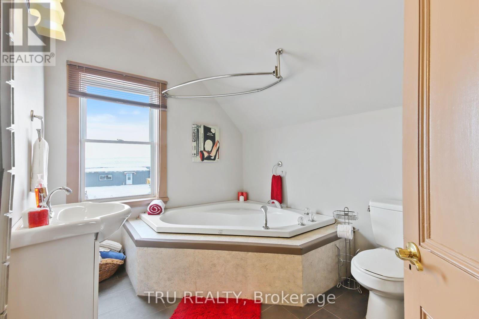 13109 County Rd 3, North Dundas, Ontario  K0C 2K0 - Photo 17 - X12507068