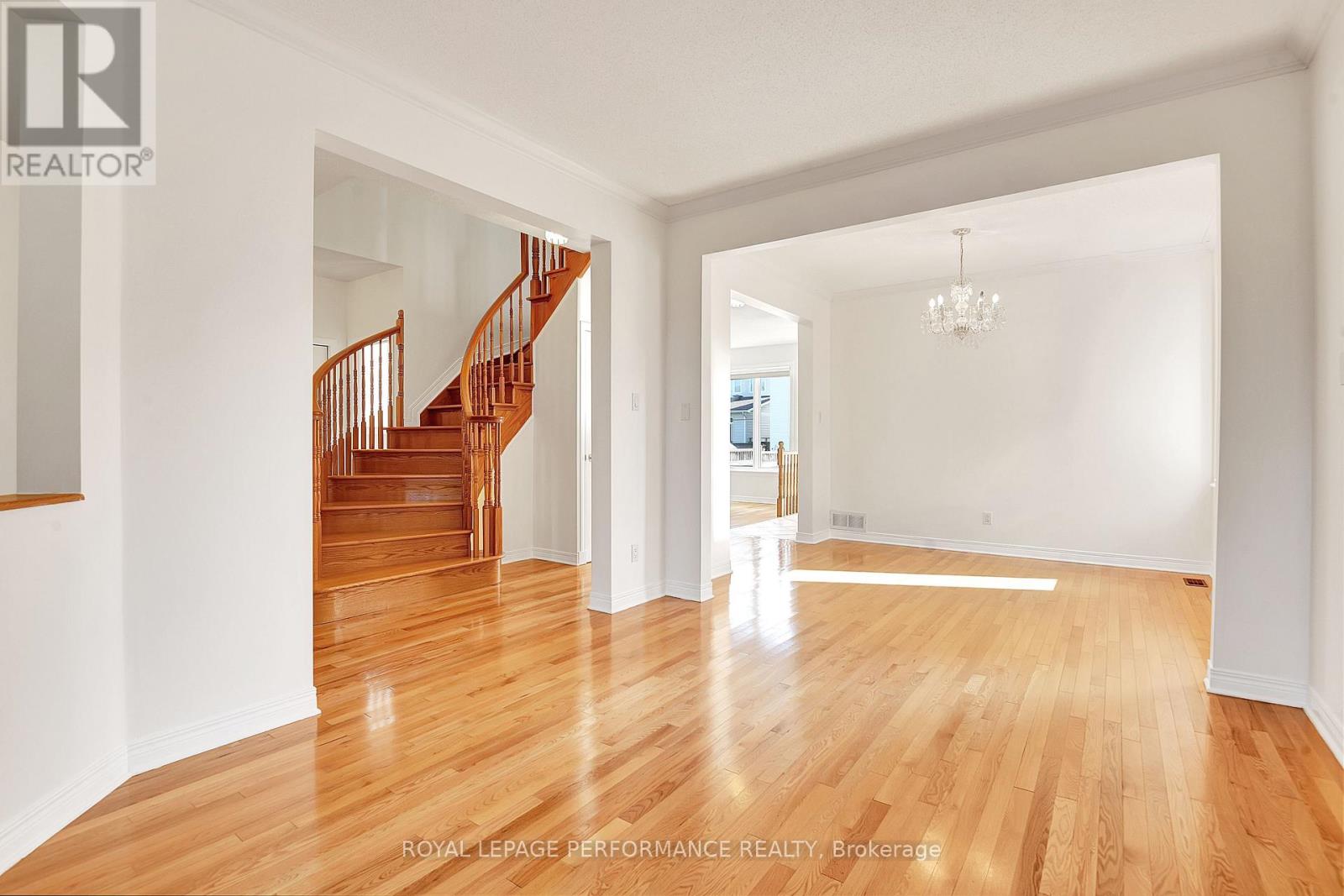 22 Mountain Ash Drive, Ottawa, Ontario  K2G 6R3 - Photo 7 - X12507106