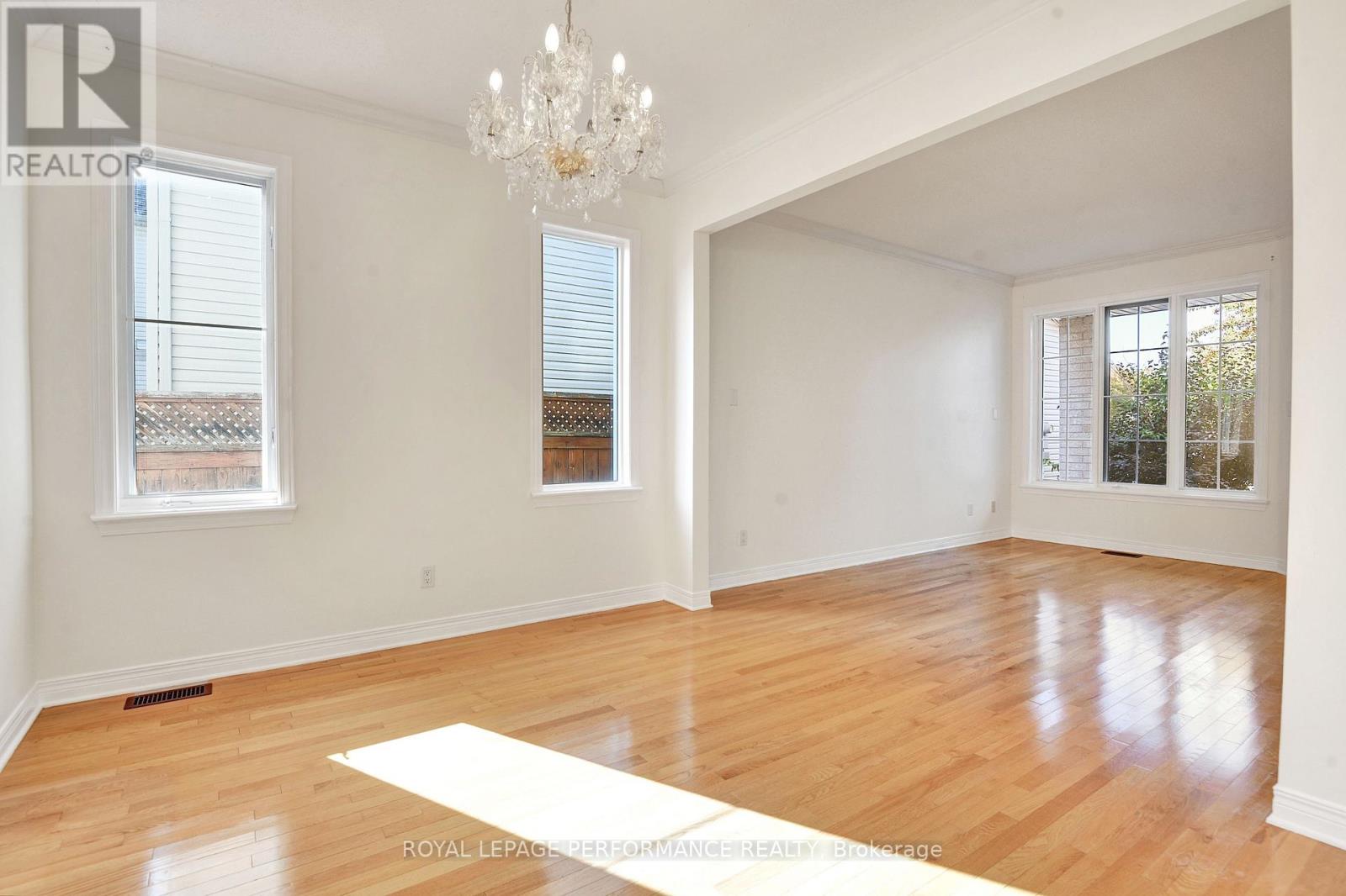 22 Mountain Ash Drive, Ottawa, Ontario  K2G 6R3 - Photo 8 - X12507106