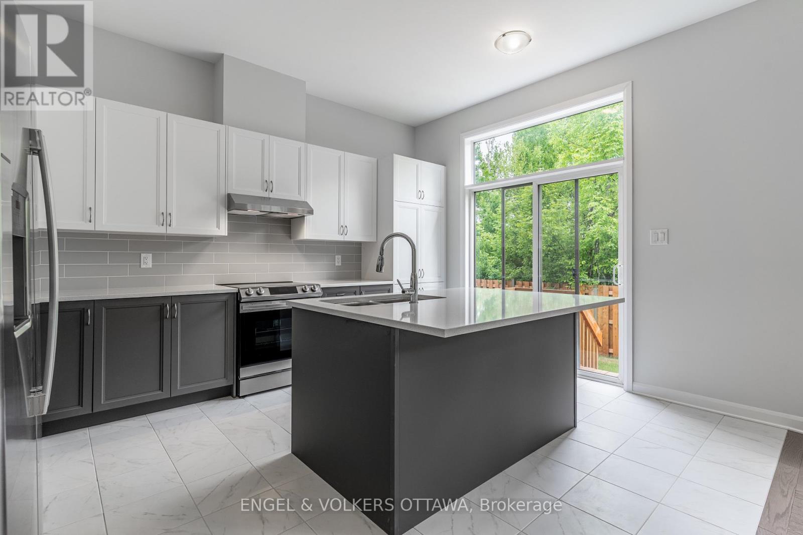 325 Elsie Macgill Walk, Ottawa, Ontario  K2W 0K7 - Photo 18 - X12507150