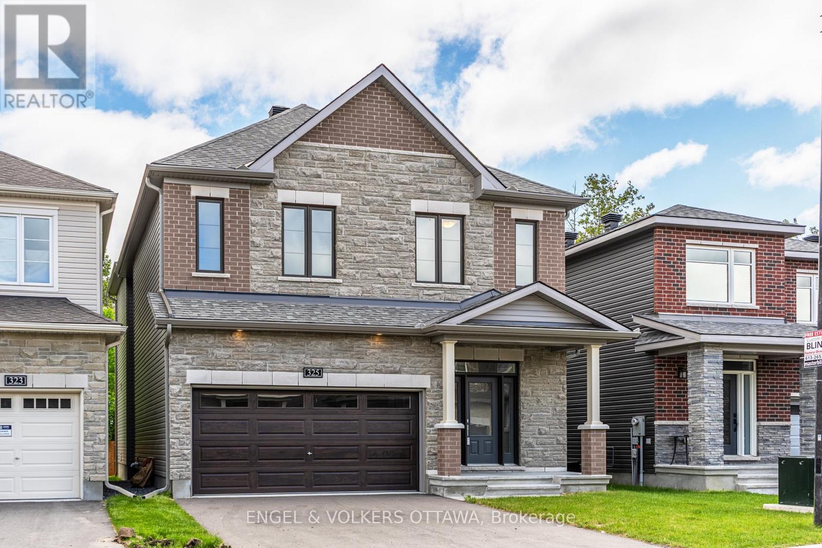 325 Elsie Macgill Walk, Ottawa, Ontario  K2W 0K7 - Photo 2 - X12507150