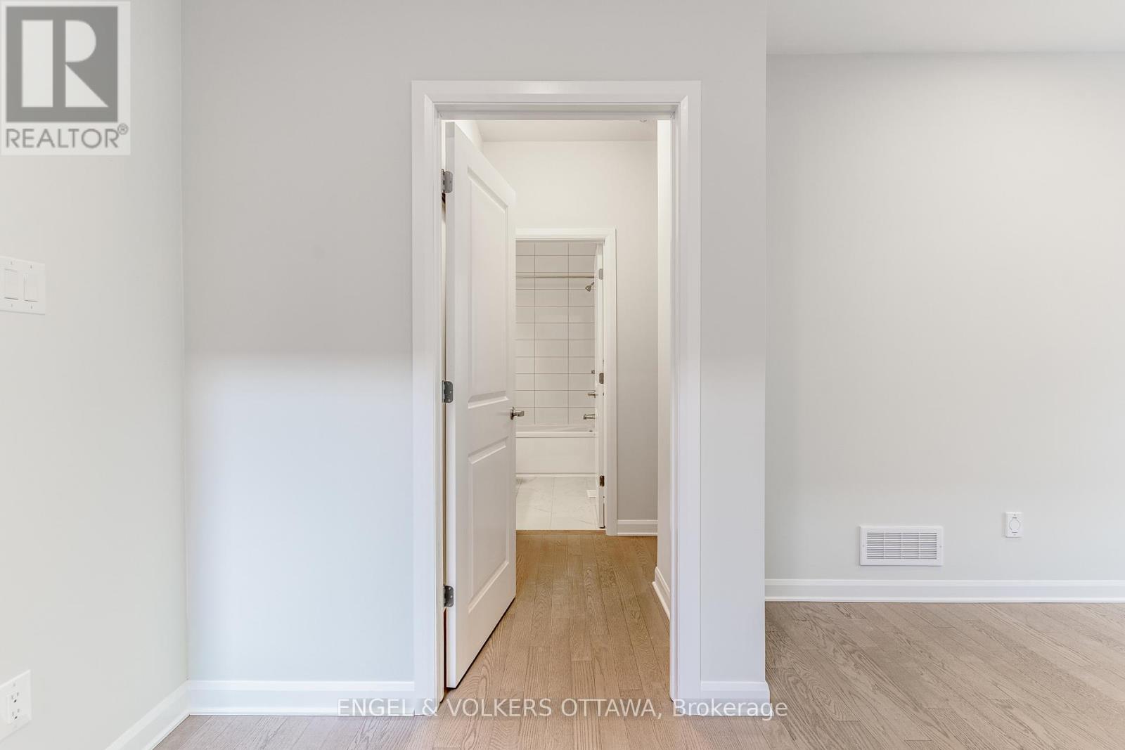 325 Elsie Macgill Walk, Ottawa, Ontario  K2W 0K7 - Photo 23 - X12507150