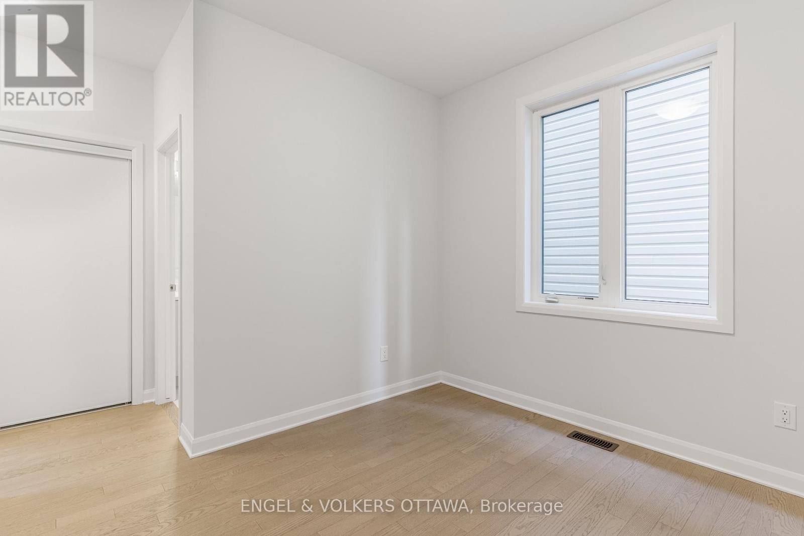325 Elsie Macgill Walk, Ottawa, Ontario  K2W 0K7 - Photo 24 - X12507150