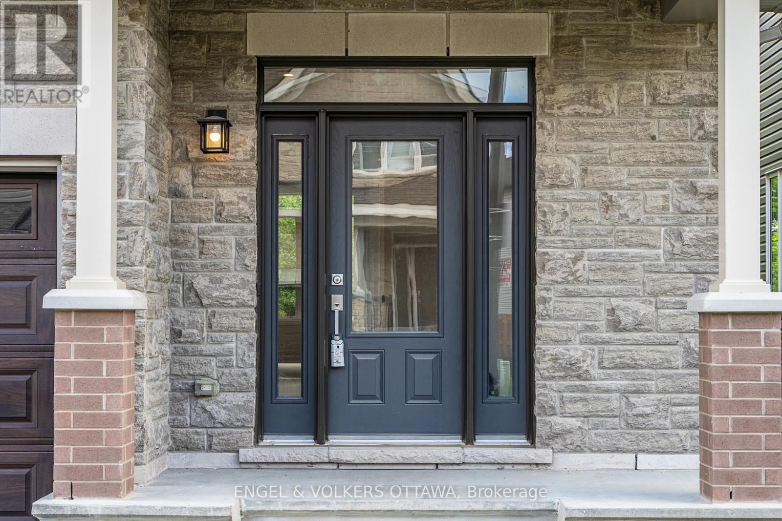 325 Elsie Macgill Walk, Ottawa, Ontario  K2W 0K7 - Photo 3 - X12507150