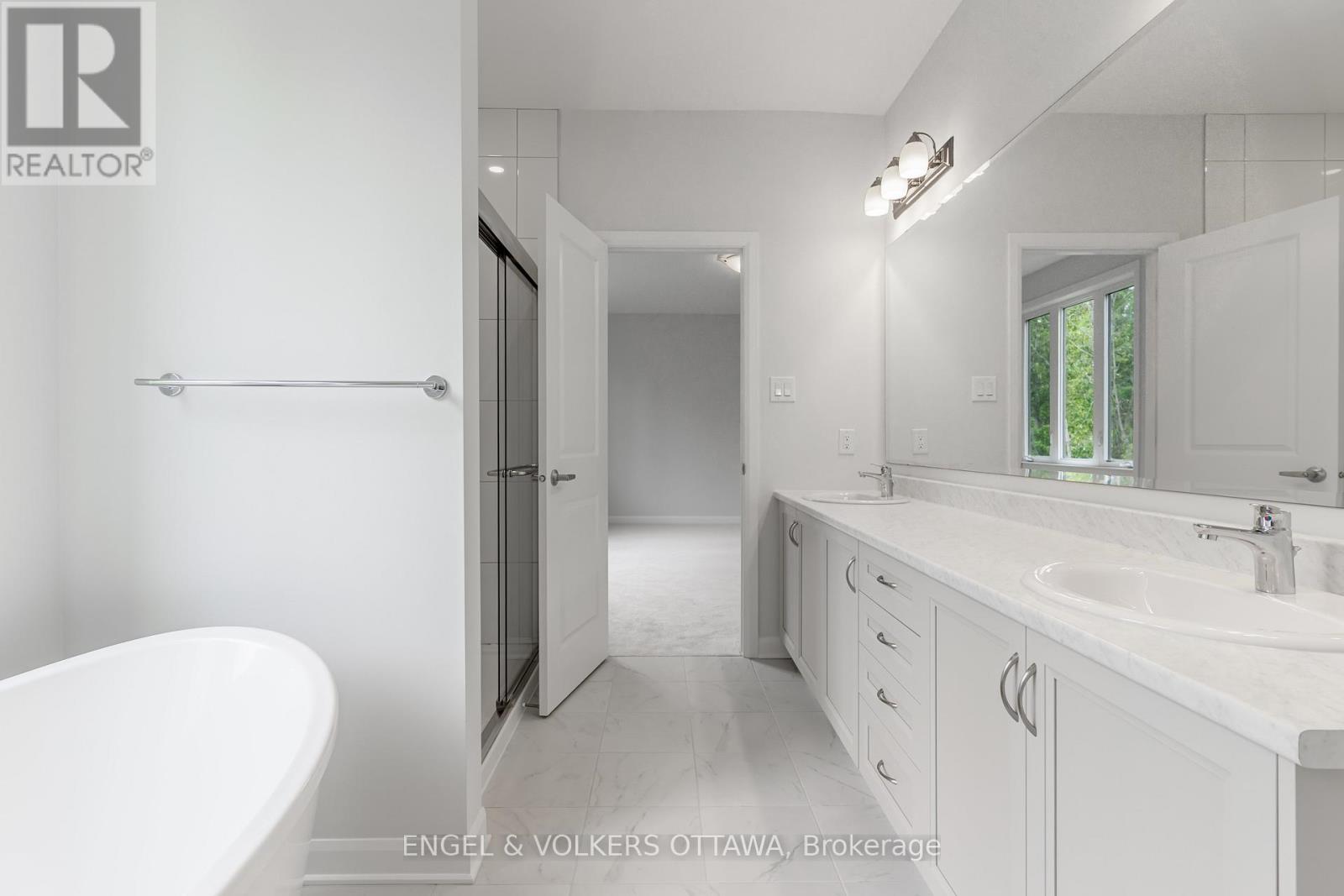 325 Elsie Macgill Walk, Ottawa, Ontario  K2W 0K7 - Photo 34 - X12507150