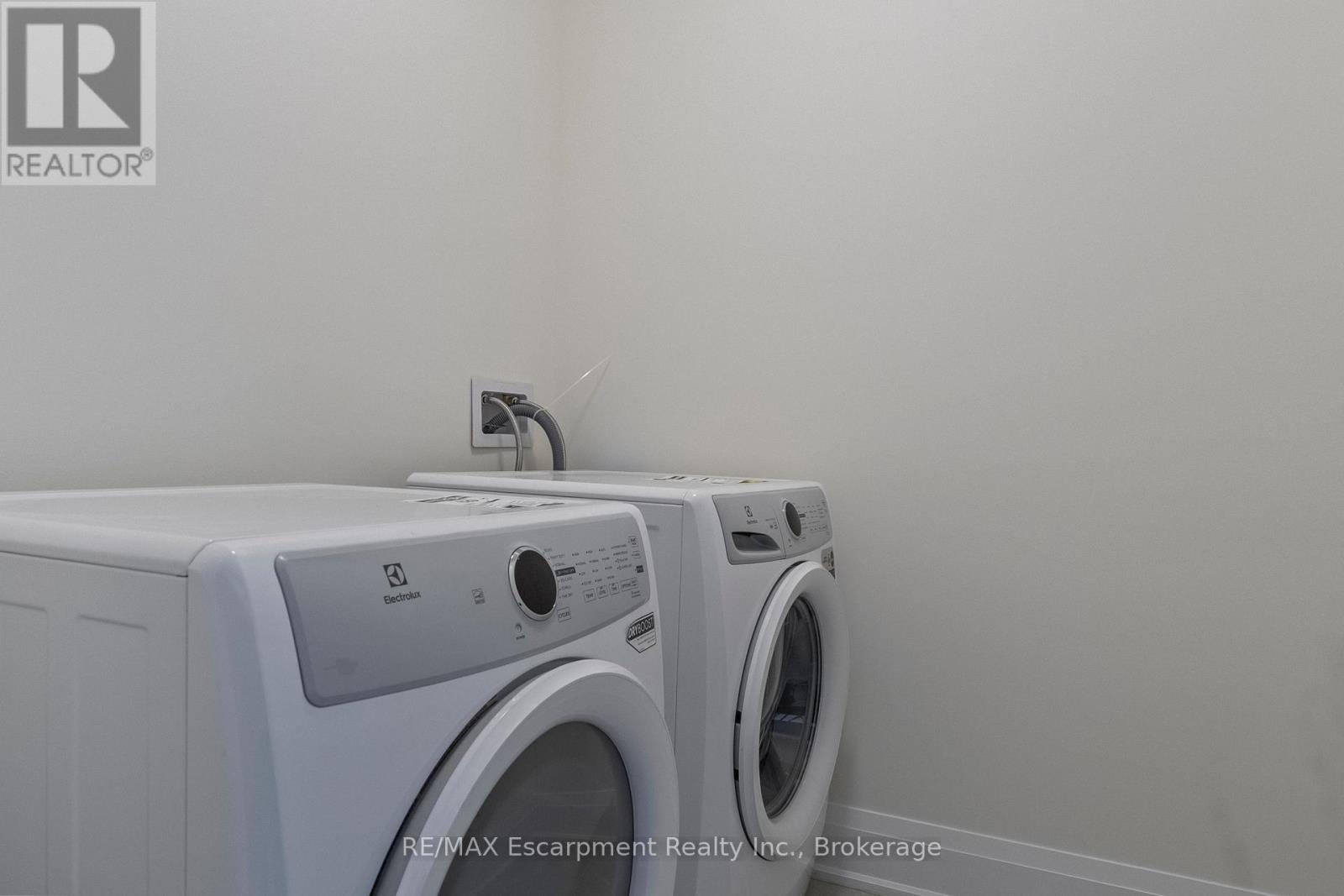 2 - 138 East Street, Oakville, Ontario  L6L 0H9 - Photo 10 - W12507138