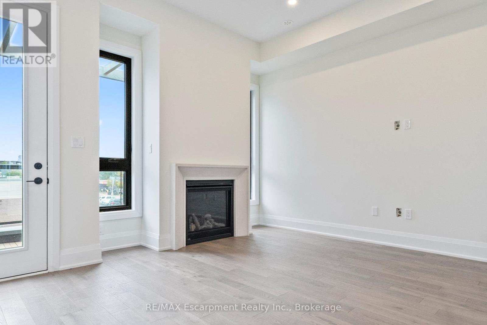 2 - 138 East Street, Oakville, Ontario  L6L 0H9 - Photo 12 - W12507138