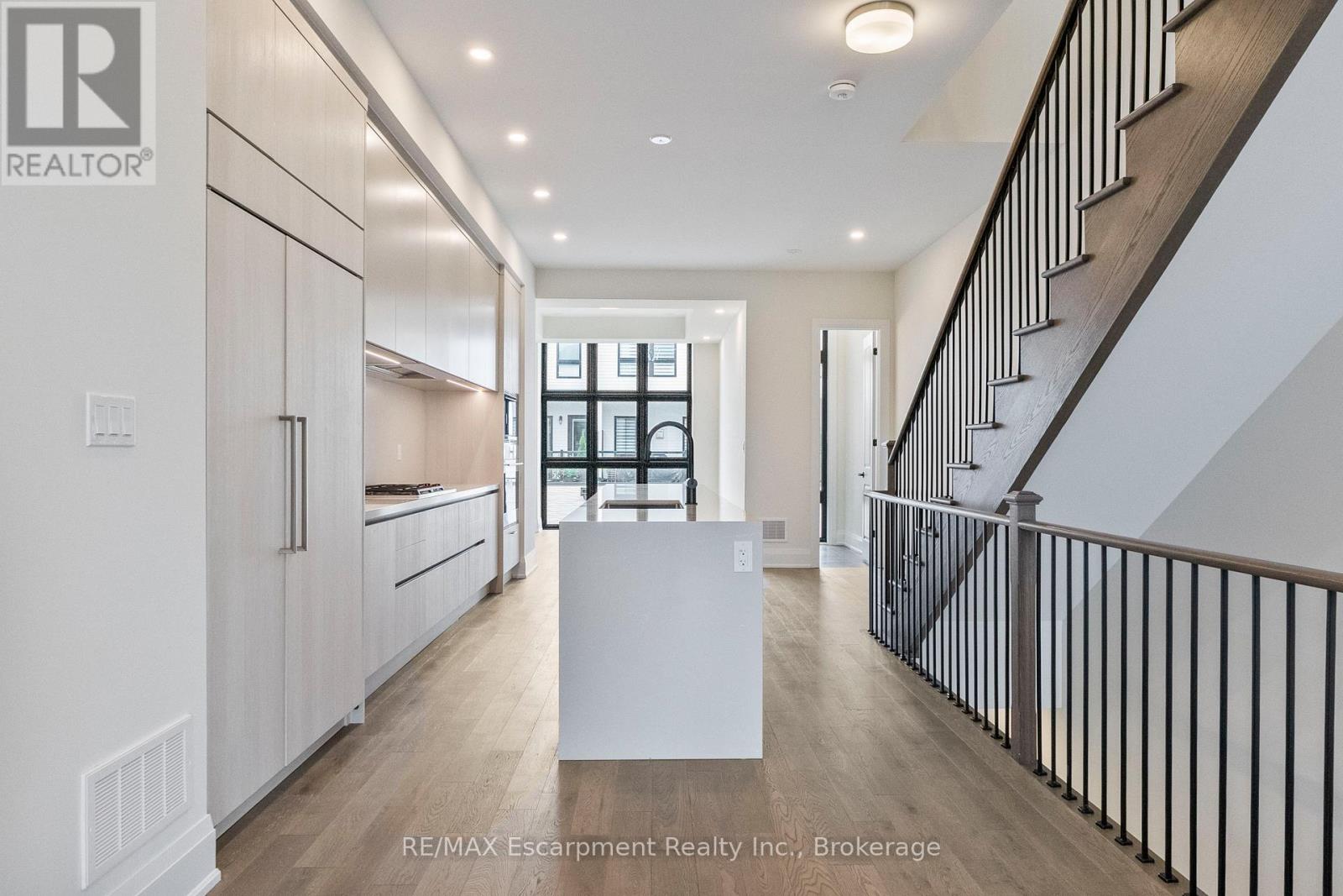 2 - 138 East Street, Oakville, Ontario  L6L 0H9 - Photo 16 - W12507138