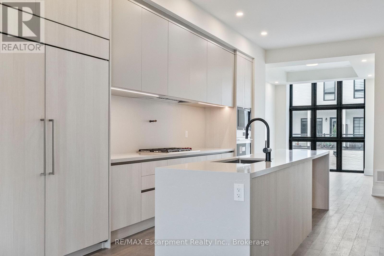 2 - 138 East Street, Oakville, Ontario  L6L 0H9 - Photo 17 - W12507138