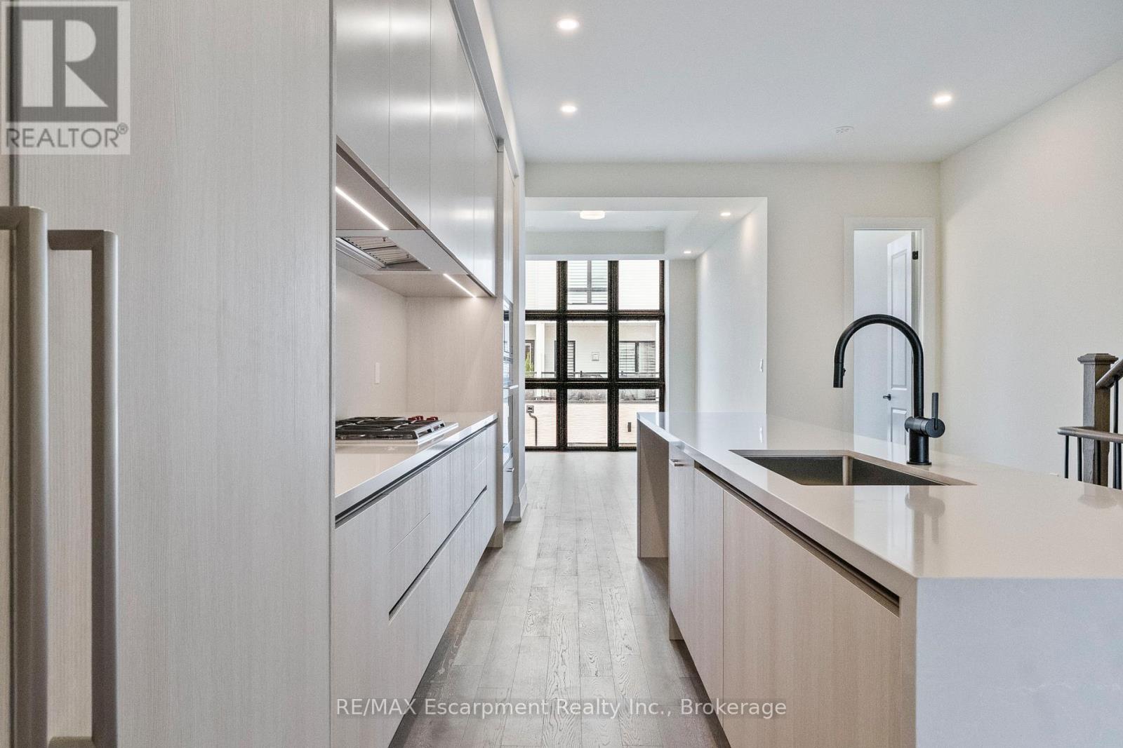 2 - 138 East Street, Oakville, Ontario  L6L 0H9 - Photo 18 - W12507138