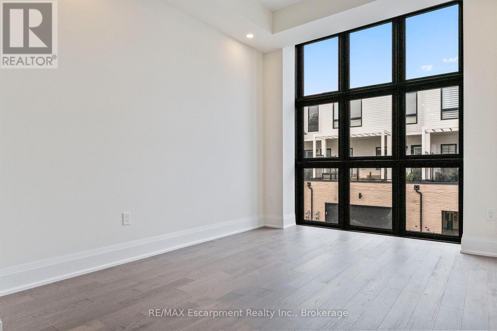 2 - 138 East Street, Oakville, Ontario  L6L 0H9 - Photo 23 - W12507138