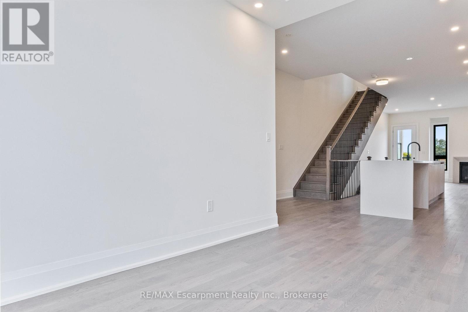 2 - 138 East Street, Oakville, Ontario  L6L 0H9 - Photo 24 - W12507138