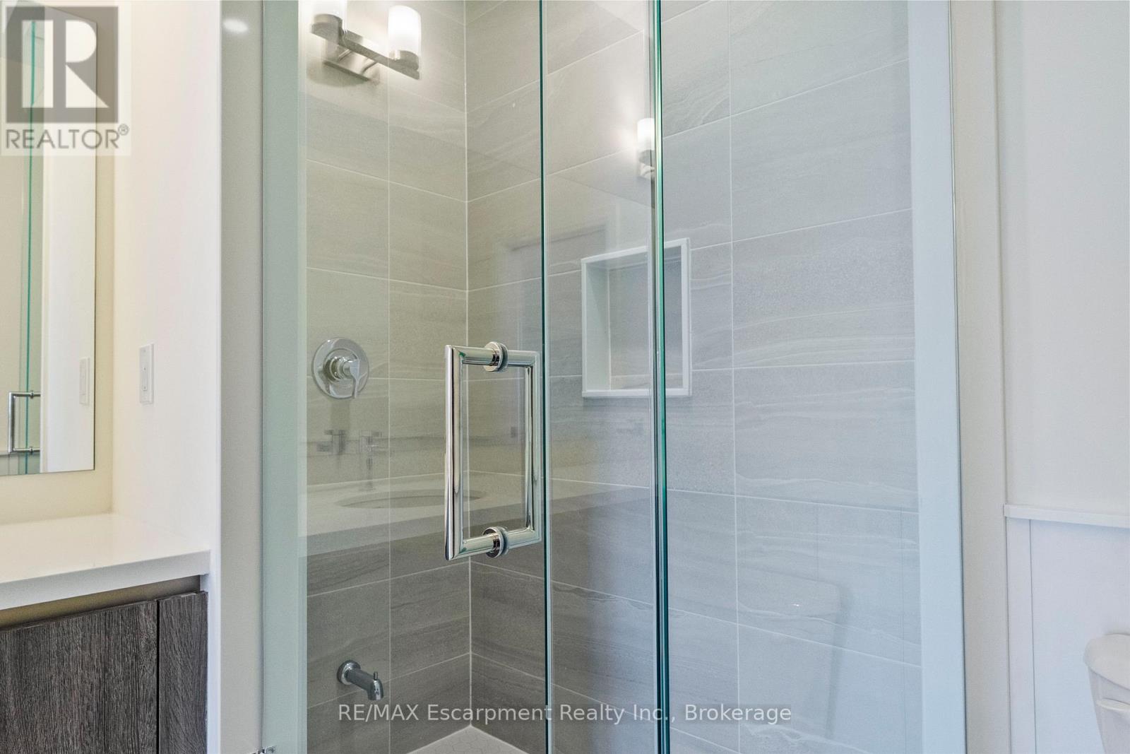 2 - 138 East Street, Oakville, Ontario  L6L 0H9 - Photo 39 - W12507138