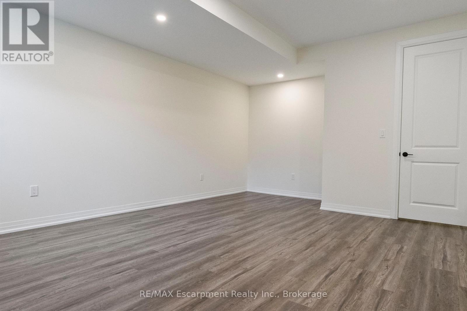 2 - 138 East Street, Oakville, Ontario  L6L 0H9 - Photo 44 - W12507138