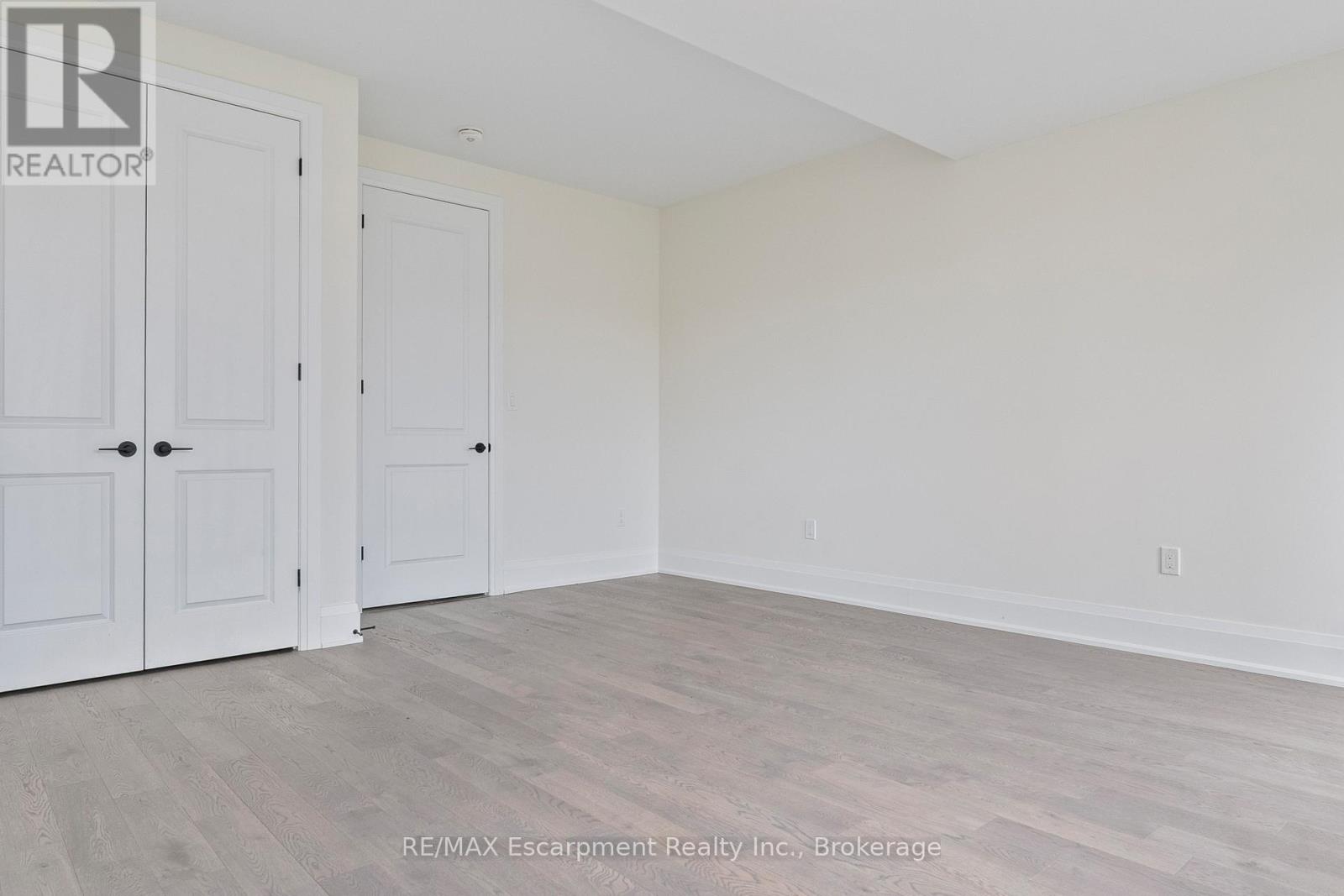 2 - 138 East Street, Oakville, Ontario  L6L 0H9 - Photo 7 - W12507138