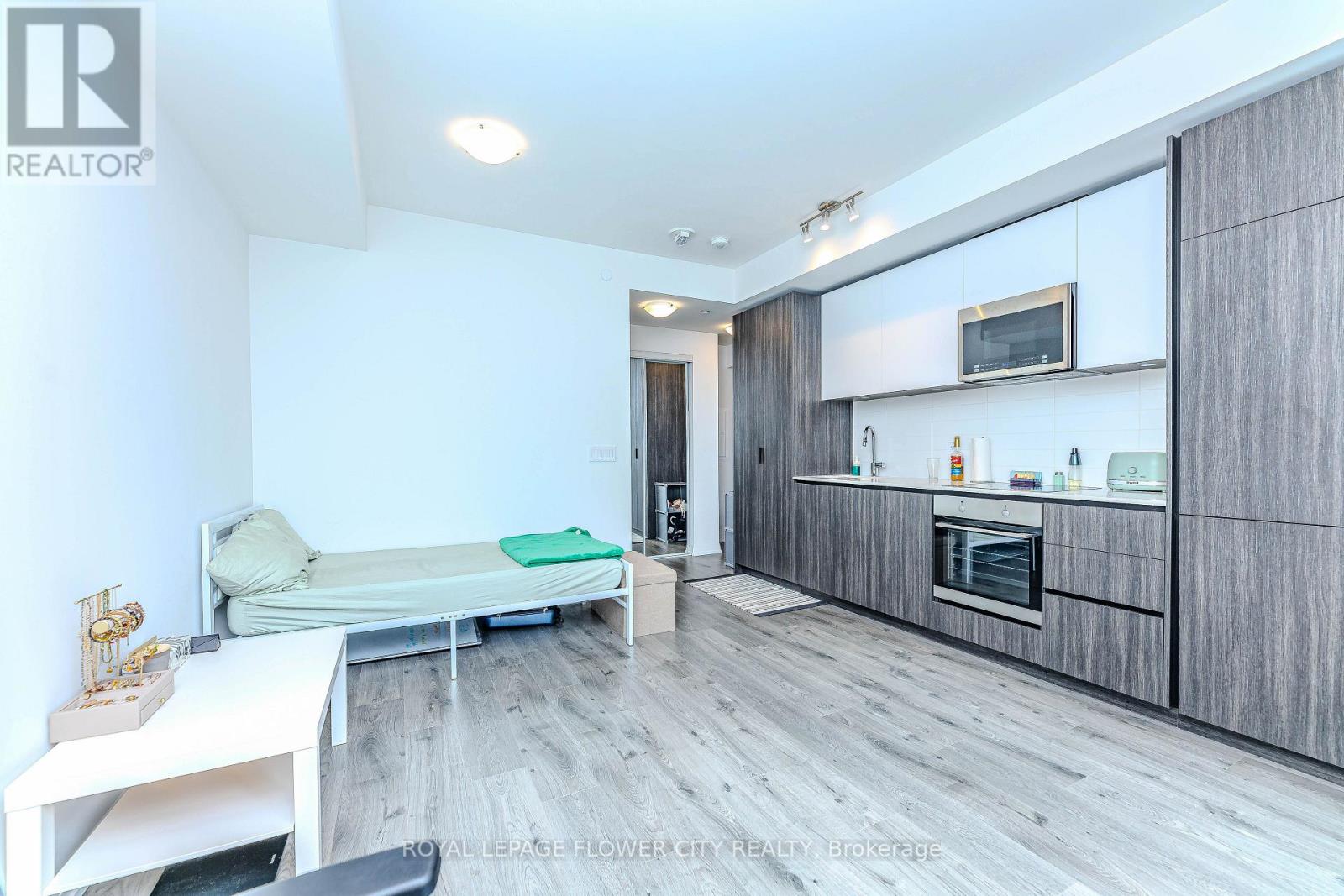 2115 - 8 Widmer Street, Toronto, Ontario  M5V 0W6 - Photo 12 - C12506620