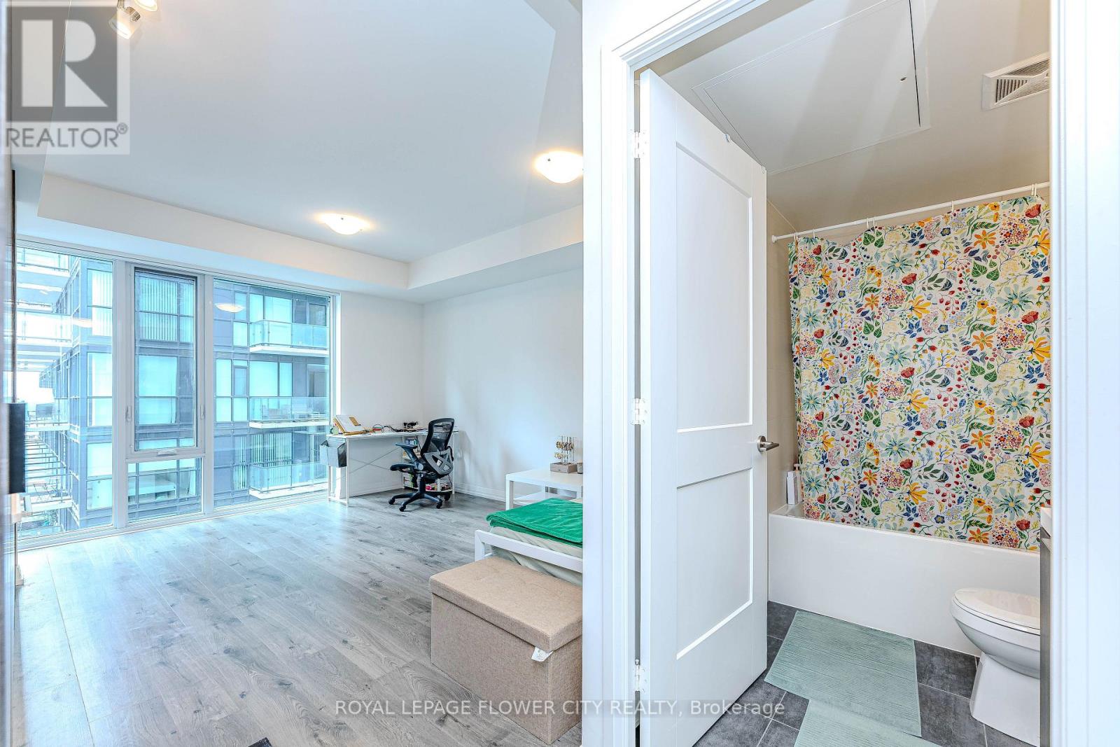 2115 - 8 Widmer Street, Toronto, Ontario  M5V 0W6 - Photo 8 - C12506620