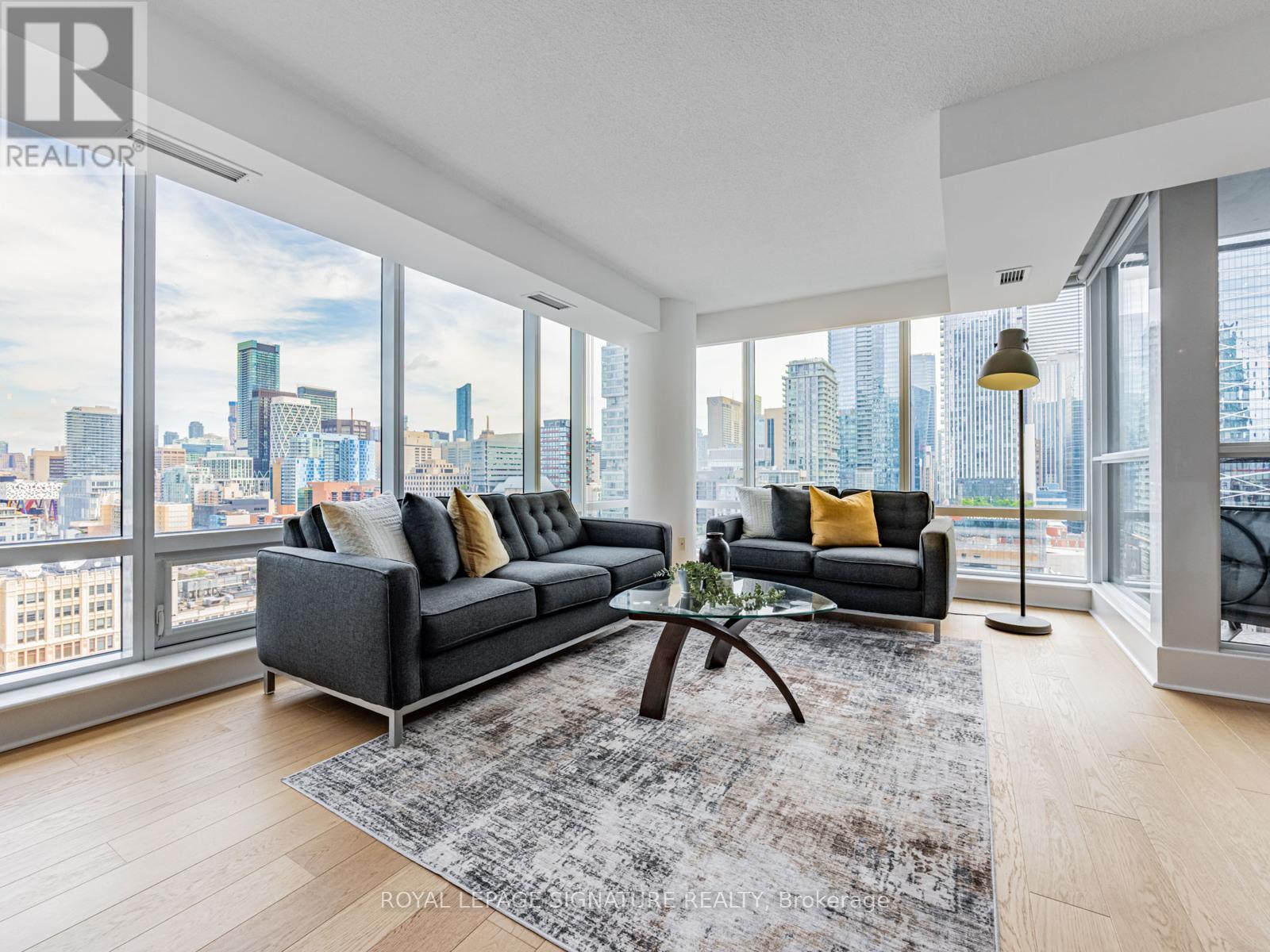 1804 - 295 Adelaide Street W, Toronto, Ontario  M5V 0L4 - Photo 2 - C12506626