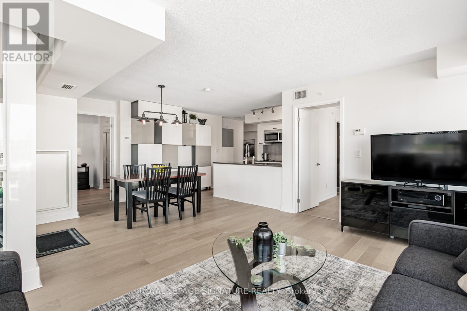 1804 - 295 Adelaide Street W, Toronto, Ontario  M5V 0L4 - Photo 4 - C12506626