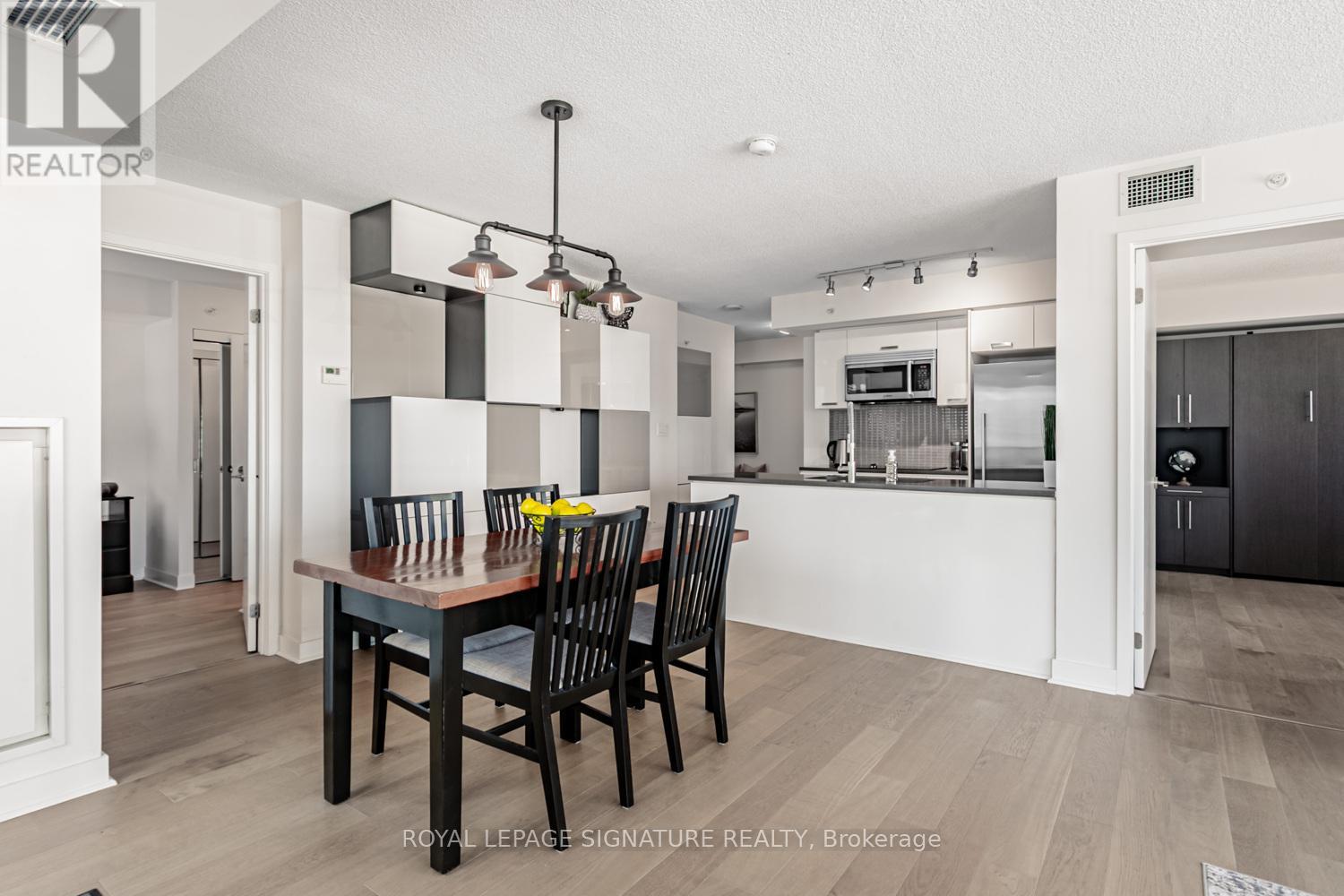 1804 - 295 Adelaide Street W, Toronto, Ontario  M5V 0L4 - Photo 5 - C12506626