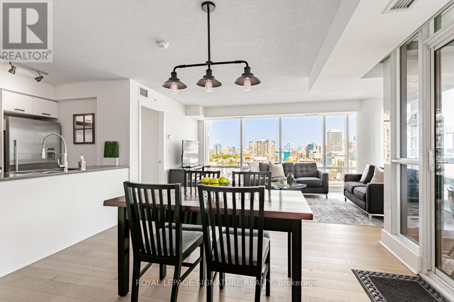 1804 - 295 Adelaide Street W, Toronto, Ontario  M5V 0L4 - Photo 6 - C12506626