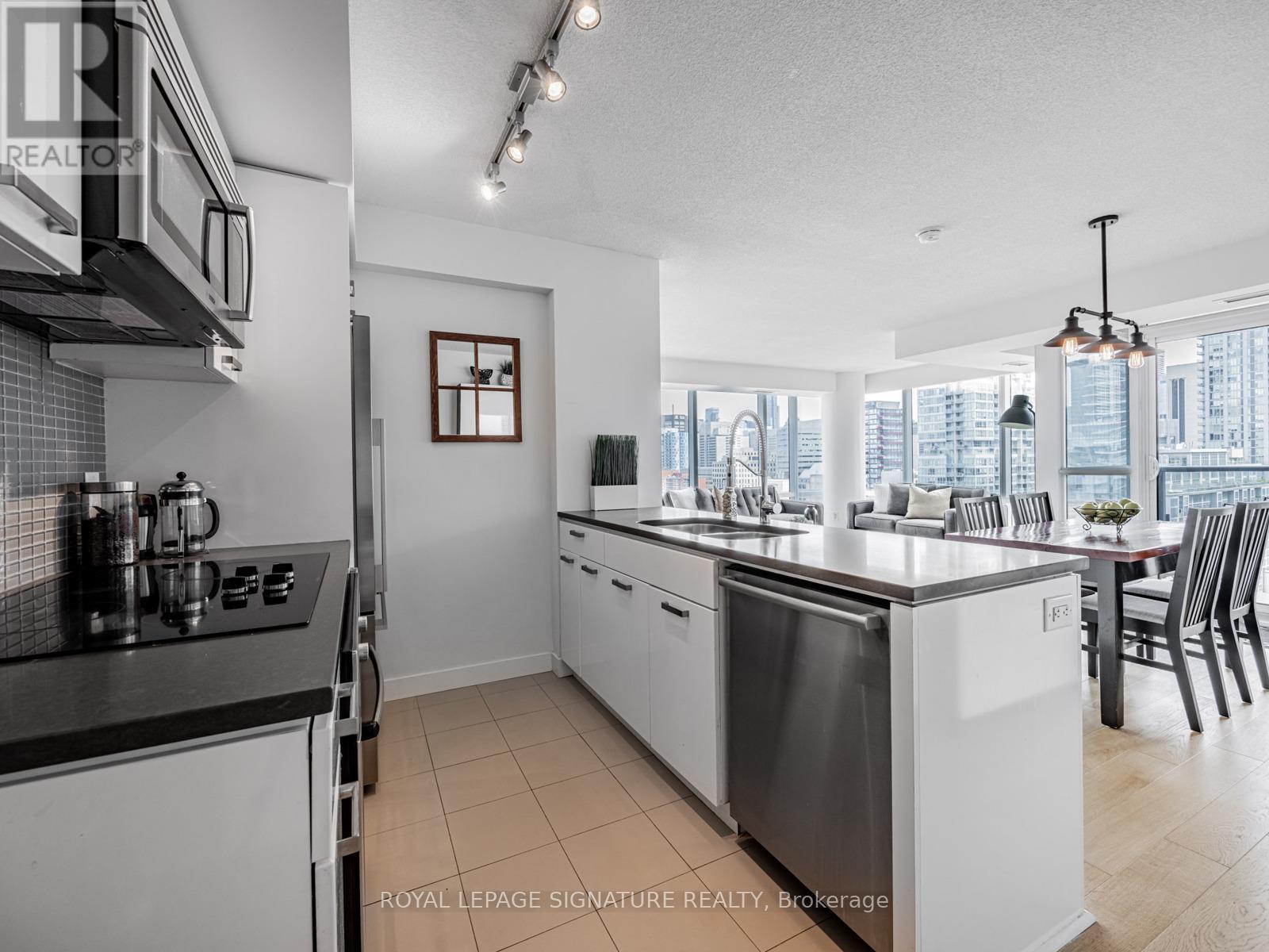 1804 - 295 Adelaide Street W, Toronto, Ontario  M5V 0L4 - Photo 9 - C12506626