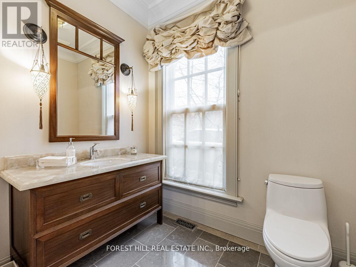 1 BURTON ROAD Toronto (Forest Hill South), ON M5P 1T6