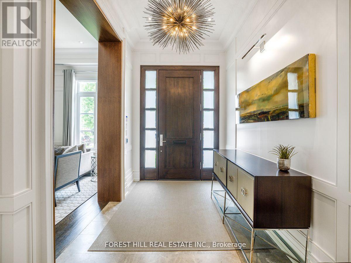 19 Vesta Drive, Toronto, Ontario  M5P 2Z4 - Photo 2 - C12506756