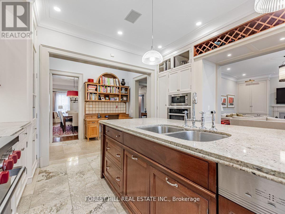 1 Burton Road, Toronto, Ontario  M5P 1T6 - Photo 14 - C12506780