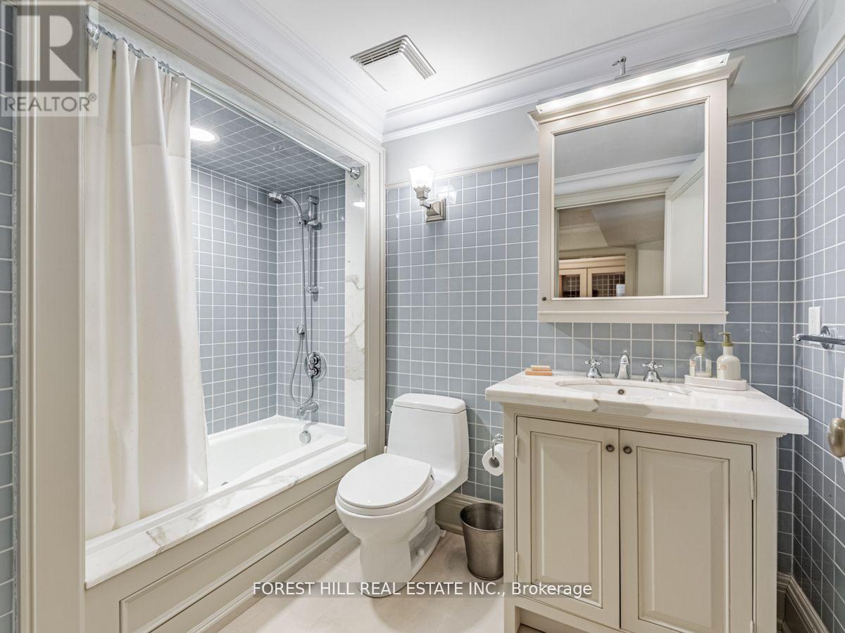 1 Burton Road, Toronto, Ontario  M5P 1T6 - Photo 43 - C12506780